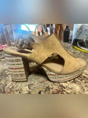 NEW Life Stride Tan Suede Woven-Trim Platform Sandals Women’s 10W Super Comfy